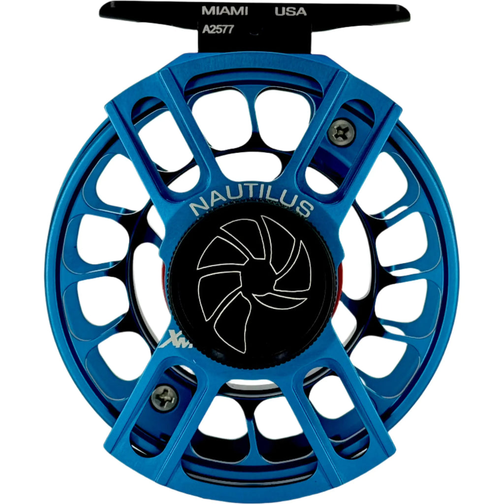 ★ラッフルドメダリオン Ruffuled Medallion ノルディックウェア Medallion Pendant 925 Sterling Silver Blue Topaz and White