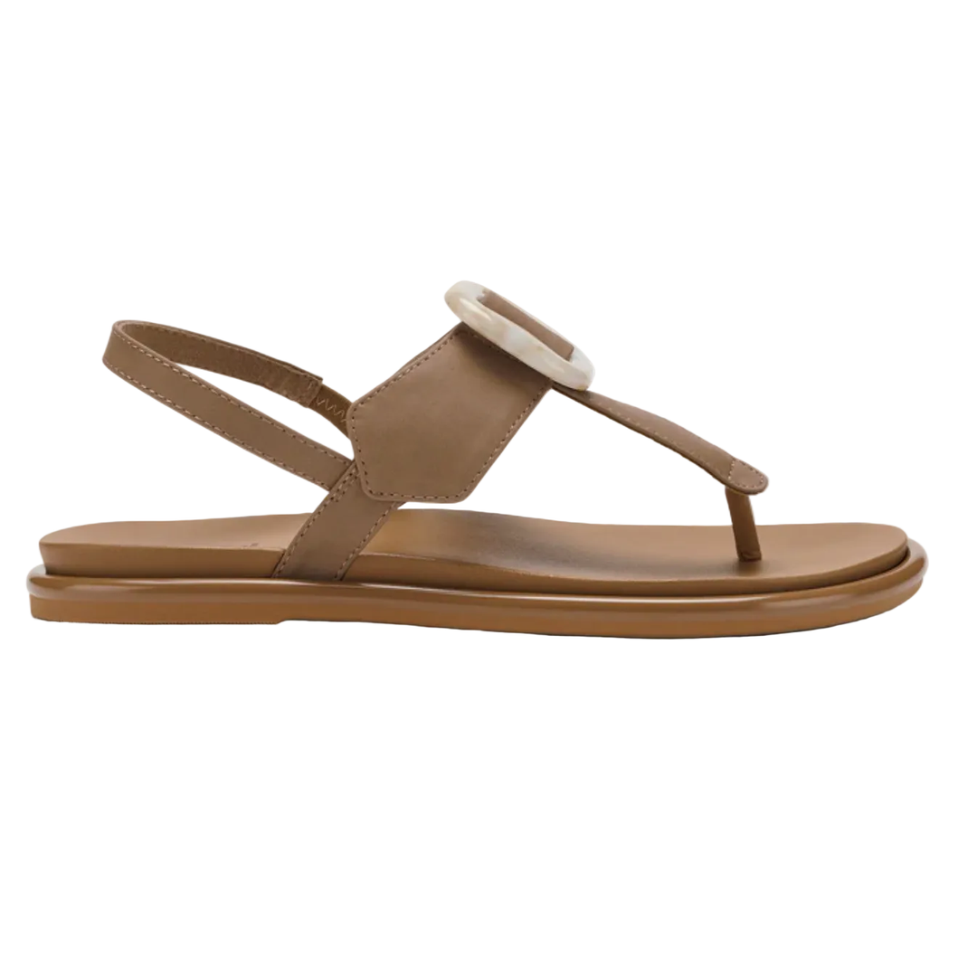 Side view of Olukai La&