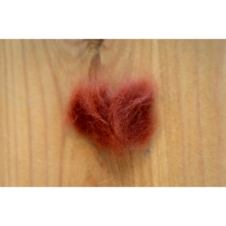 Reddish-brown rabbit dubbing tuft for dry flies