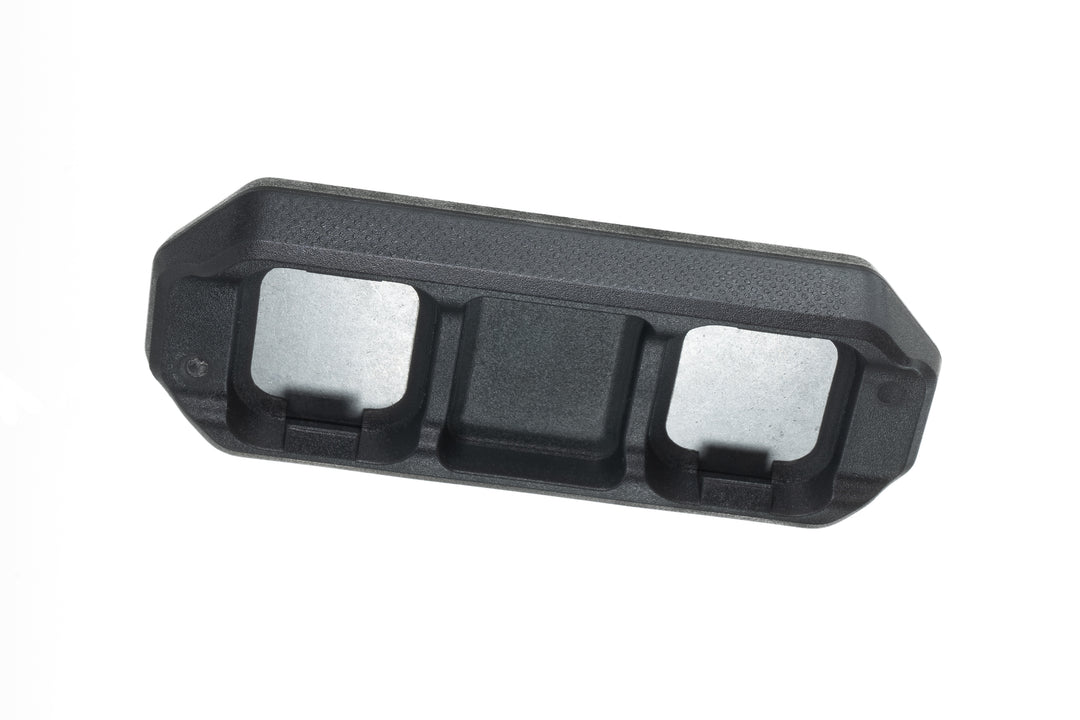 Umpqua double-sided magnetic fly dock showing embedded silver magnets