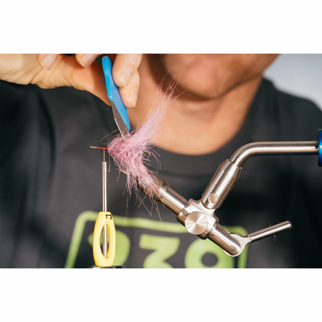 Cutting pink EP Craft Fur Brush for EP A2Z Minnow fly tail